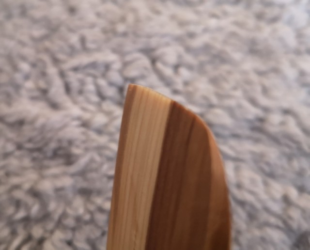 Tynn "egg" og avrundet kant.