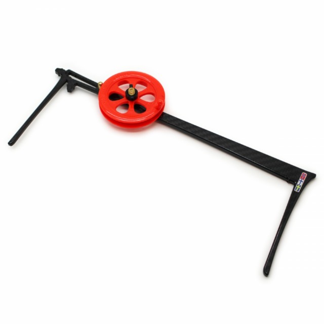 Utskåret i 4mm karbonplate med et godt lag klarlakk.